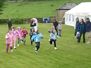 Enthusiastic youngsters compete in the field sports. Enthusiastic youngsters compete in the field sports.